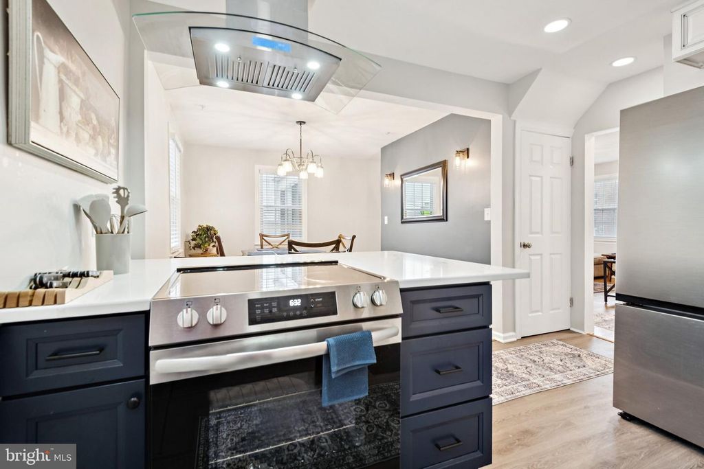 Image 21 of property listing at 805 SPA RD, Annapolis, MD 21401