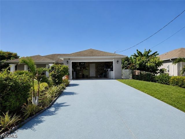 3201 6th ST W, Lehigh Acres, FL 33971