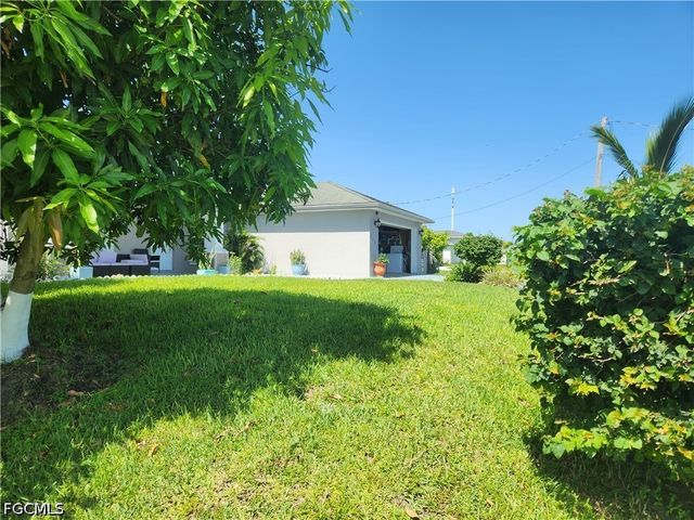 3201 6th ST W, Lehigh Acres, FL 33971