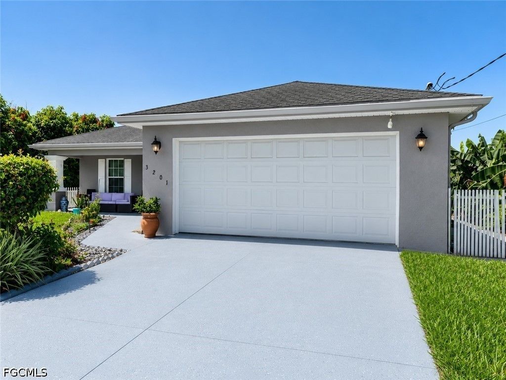 3201 6th ST W, Lehigh Acres, FL 33971