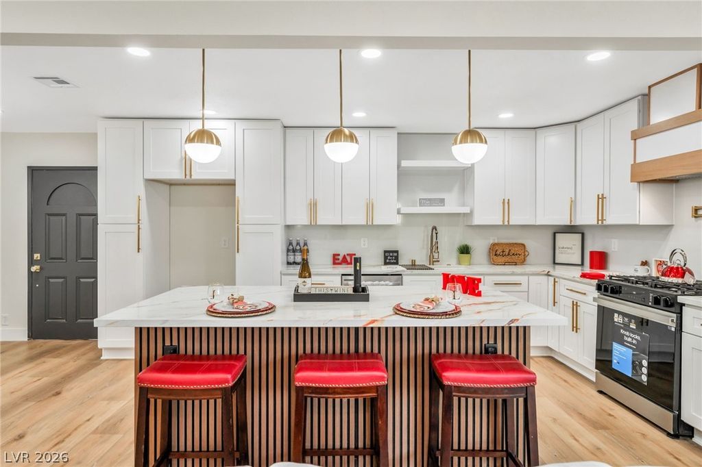 2301 Palora Avenue, Las Vegas, NV 89169