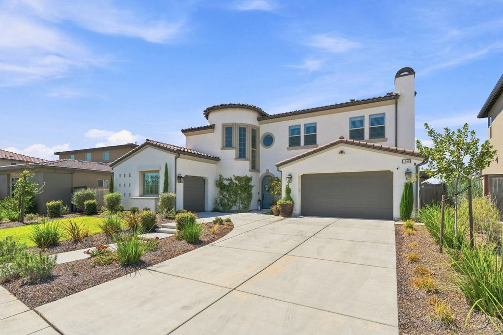 Image 1 of property listing at 1050 Treasure Hills Drive, Madera, CA 93636