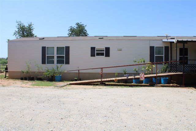 10235 STUART ST, Bangs, TX 76823