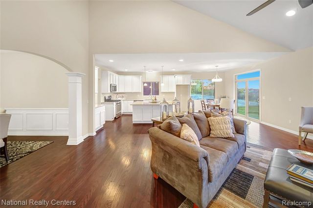 941 Guenevere Drive, Oxford, MI 48371