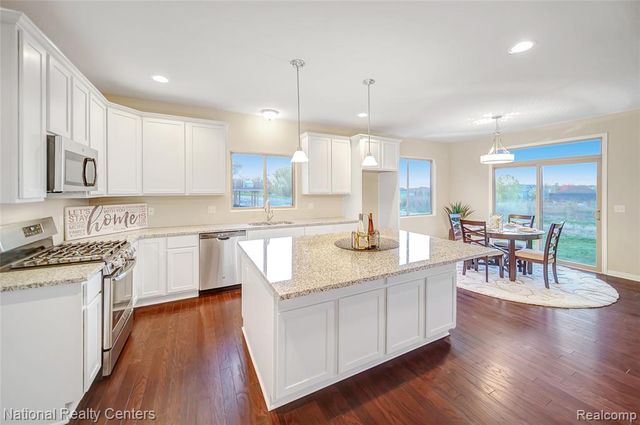 941 Guenevere Drive, Oxford, MI 48371