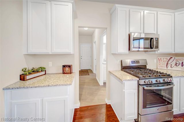 941 Guenevere Drive, Oxford, MI 48371