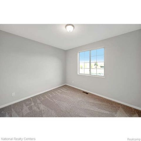 941 Guenevere Drive, Oxford, MI 48371