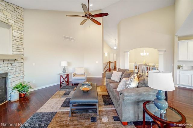 941 Guenevere Drive, Oxford, MI 48371