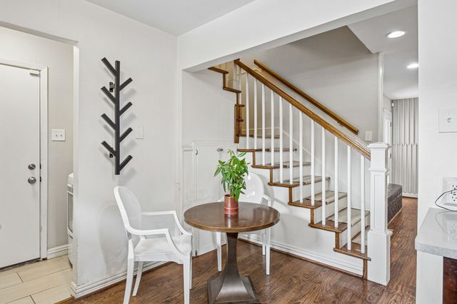 9605 Crestedge Drive, Dallas, TX 75238