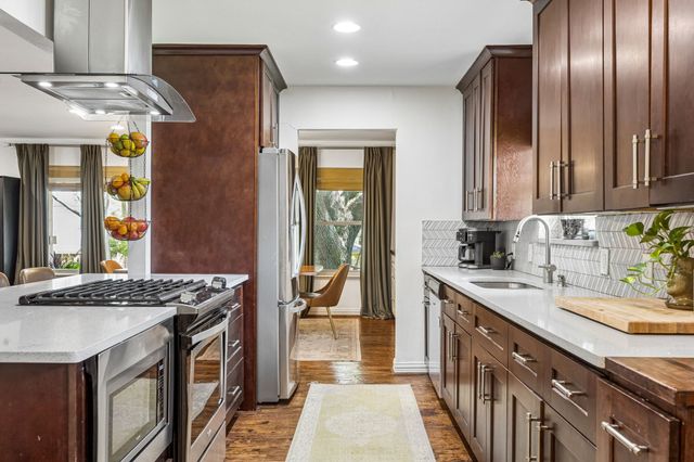9605 Crestedge Drive, Dallas, TX 75238