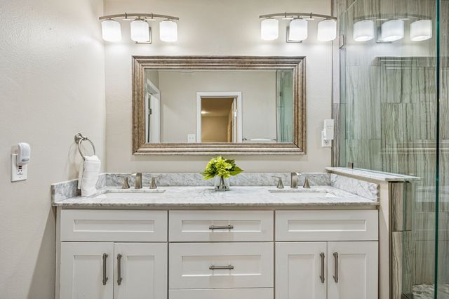 9605 Crestedge Drive, Dallas, TX 75238