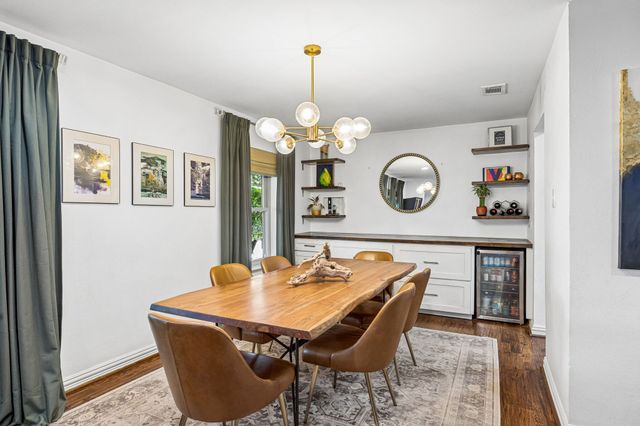 9605 Crestedge Drive, Dallas, TX 75238