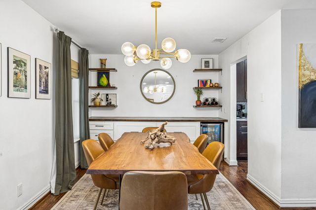 9605 Crestedge Drive, Dallas, TX 75238