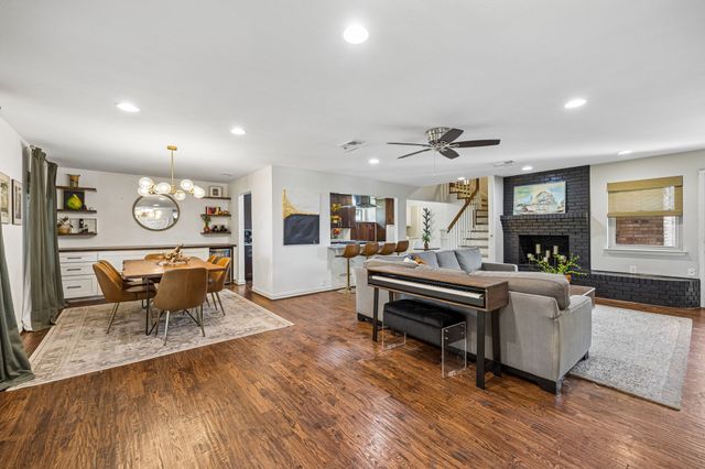 9605 Crestedge Drive, Dallas, TX 75238