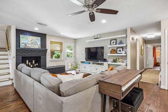 9605 Crestedge Drive, Dallas, TX 75238