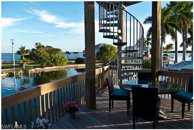2579 Third ST, Matlacha, FL 33993