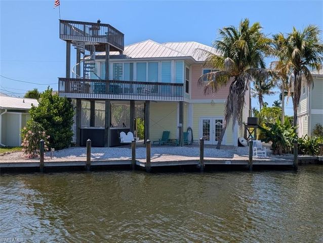 2579 Third ST, Matlacha, FL 33993