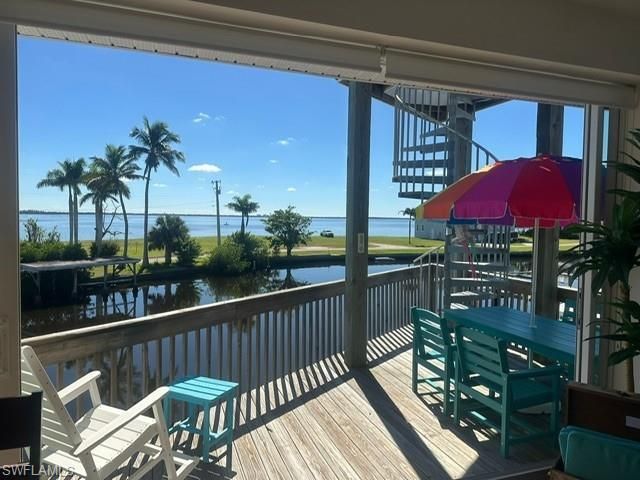 2579 Third ST, Matlacha, FL 33993