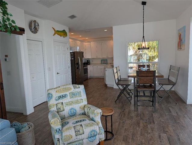 2579 Third ST, Matlacha, FL 33993