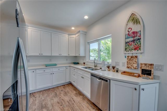 2579 Third ST, Matlacha, FL 33993