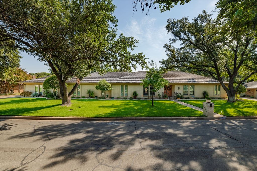 6920 Tumbling Trail, Fort Worth, TX 76116