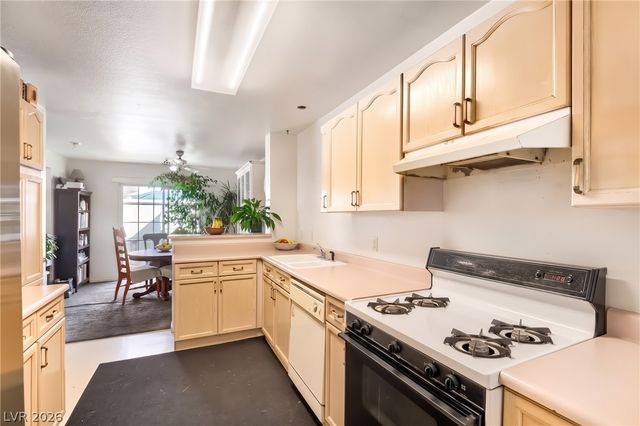 7955 West Rochelle Avenue, Las Vegas, NV 89147