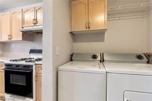 7955 West Rochelle Avenue, Las Vegas, NV 89147