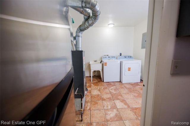 14960 Alberta Avenue, Warren, MI 48089