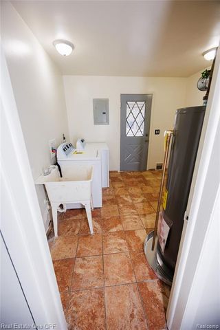 14960 Alberta Avenue, Warren, MI 48089