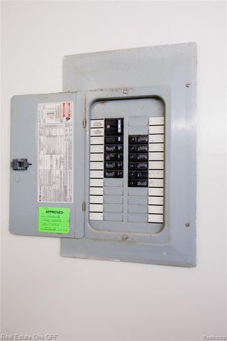 14960 Alberta Avenue, Warren, MI 48089