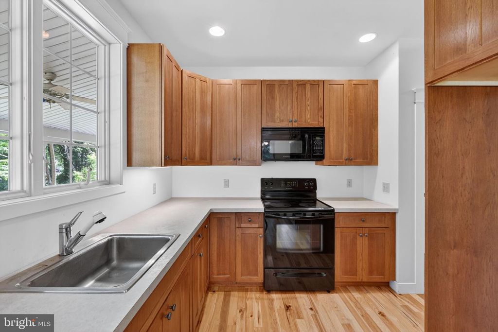 Image 9 of property listing at 302 CECIL AVE, Earleville, MD 21919