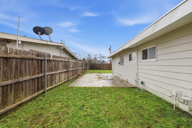 6445 Channing Dr, North Highlands, CA 95660