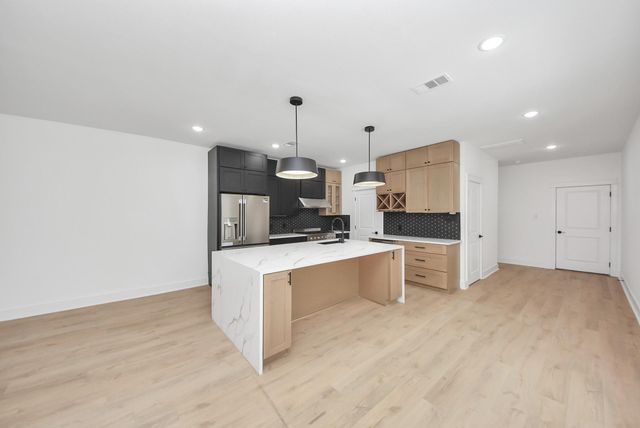 334 E 31st Street, Houston, TX 77018
