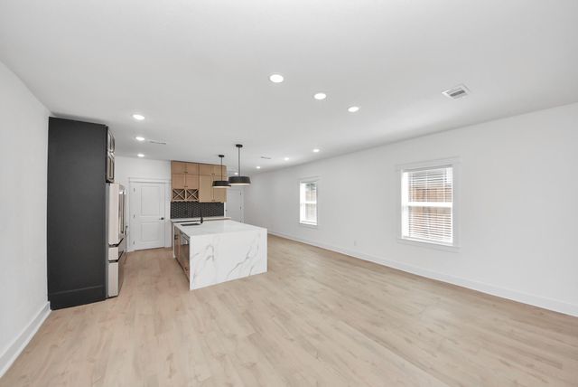 334 E 31st Street, Houston, TX 77018