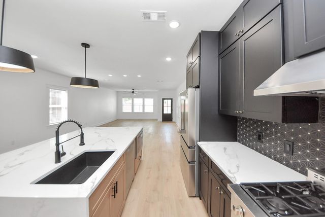 334 E 31st Street, Houston, TX 77018