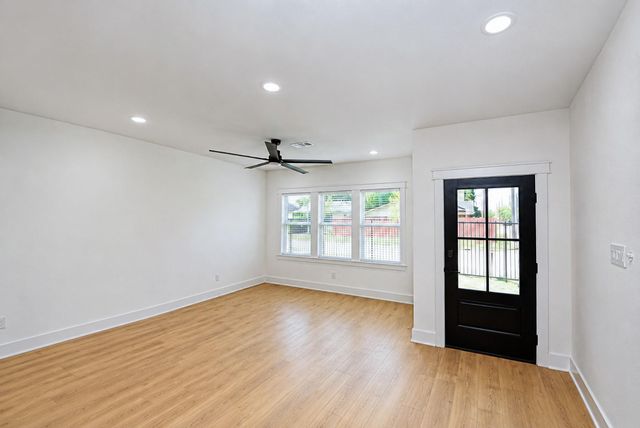 334 E 31st Street, Houston, TX 77018