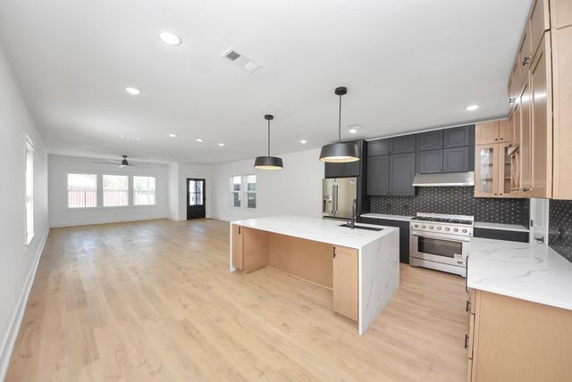 334 E 31st Street, Houston, TX 77018