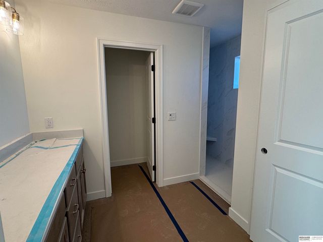 20819 Nebraska Avenue, Elkhorn, NE 68022