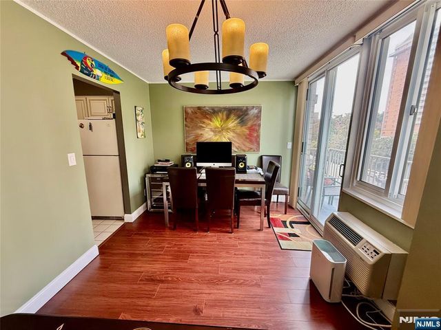 160 Overlook Avenue 4D, Hackensack, NJ 07601