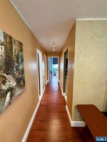 160 Overlook Avenue 4D, Hackensack, NJ 07601