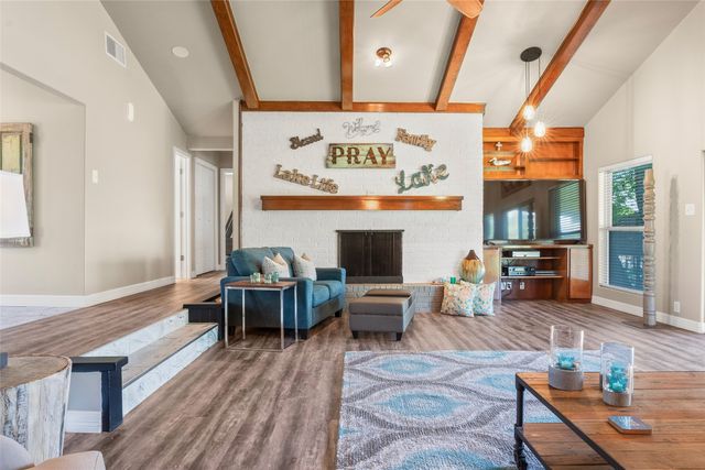 80 Bayside Circle, Gainesville, TX 76240