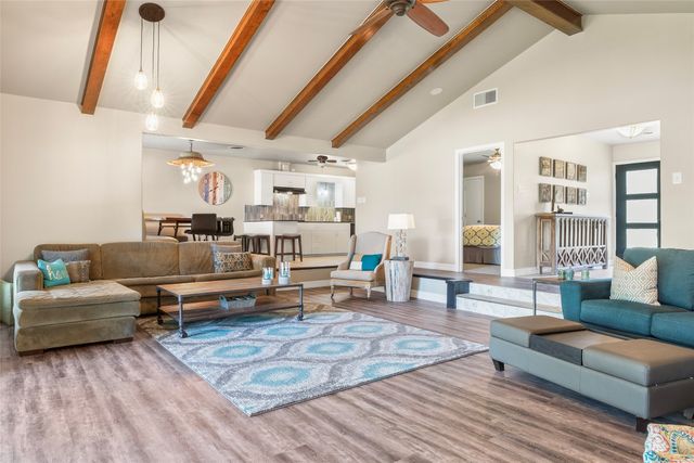 80 Bayside Circle, Gainesville, TX 76240