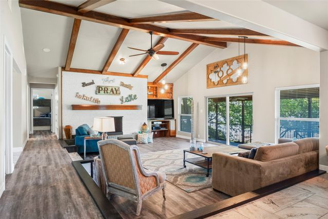 80 Bayside Circle, Gainesville, TX 76240