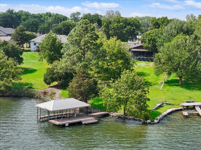 80 Bayside Circle, Gainesville, TX 76240