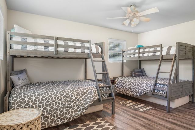 80 Bayside Circle, Gainesville, TX 76240