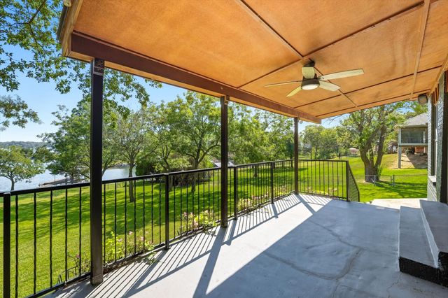 80 Bayside Circle, Gainesville, TX 76240