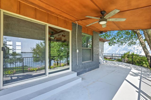 80 Bayside Circle, Gainesville, TX 76240