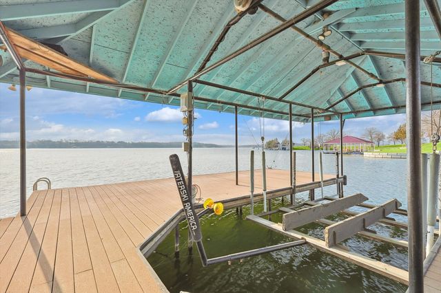 80 Bayside Circle, Gainesville, TX 76240