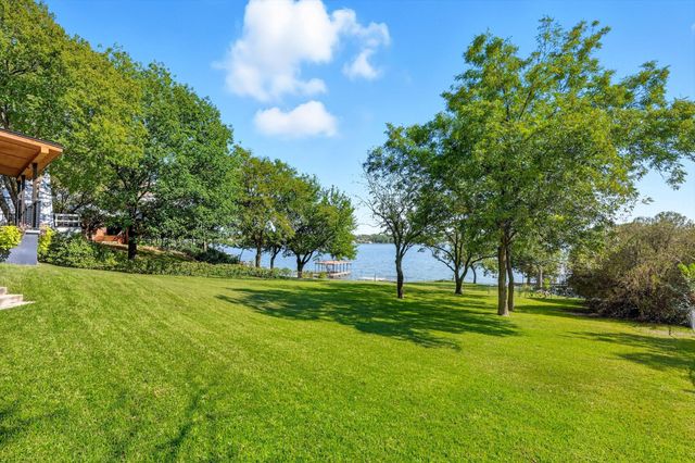 80 Bayside Circle, Gainesville, TX 76240