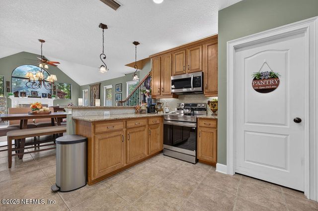 3881 REDS GAIT Lane, Jacksonville, FL 32223